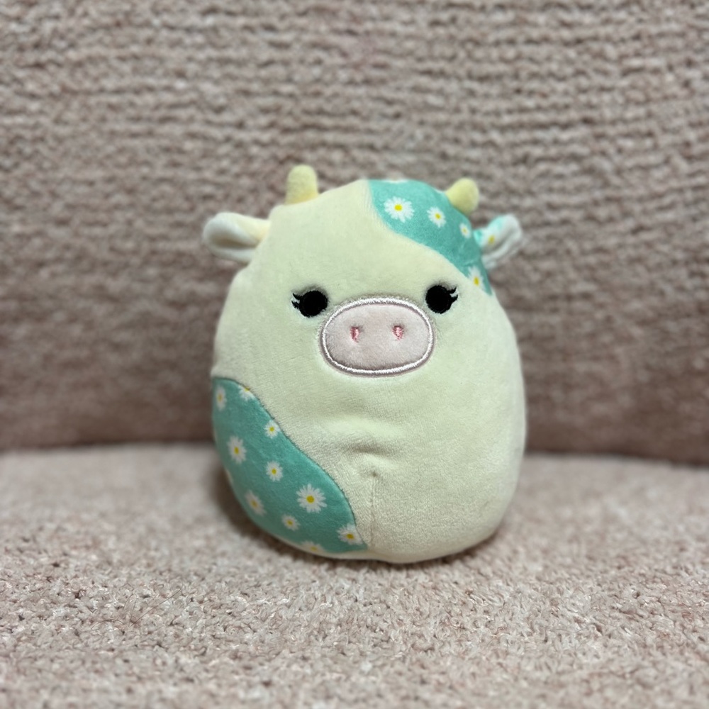 NWT 5”— Belana the Cow Squishmallow